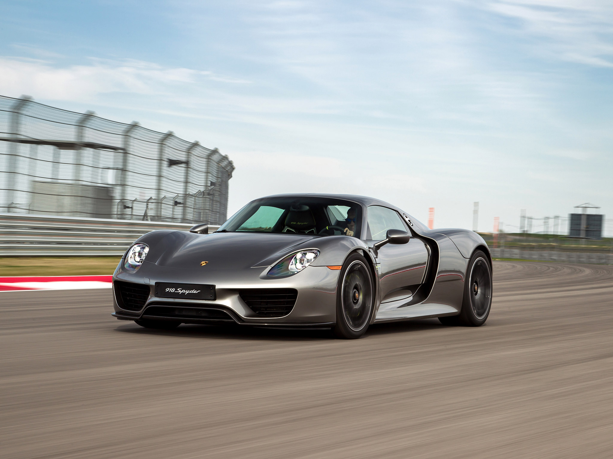2015 Porsche 918 Spyder